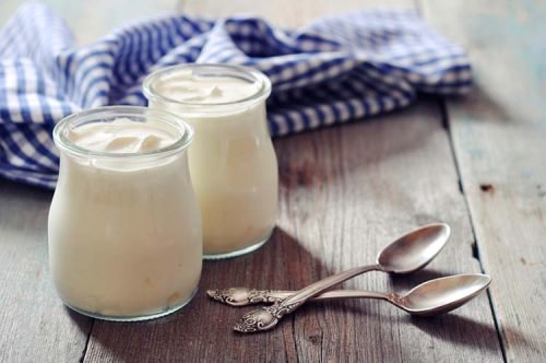 terveellinen kotitekoinen jogurtti