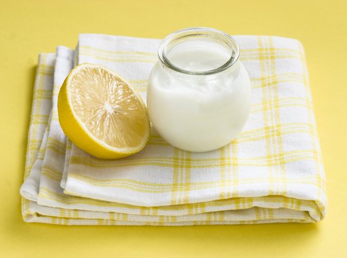 jogurtti-sitruunanaamio