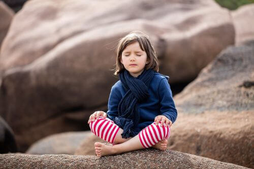 Lasten ja nuorten mindfulness: onko siitä hyötyä?