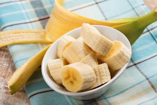 hiilihydraattien lähteet: pilkottu banaani