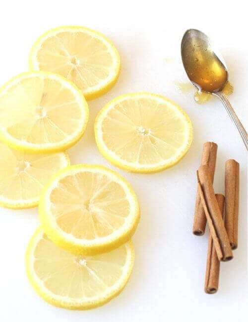 Sitruuna ja kaneli on oiva yhdistelmä taistelemaan flunssaa vastaan.