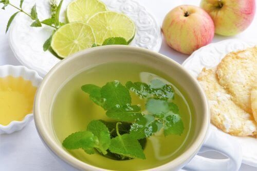 6 mahtavaa teetä elimistön puhdistamiseksi myrkyistä