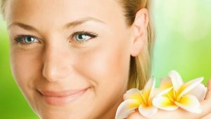 Nuorekkaamman näköinen iho näillä neljällä yrttiteellä