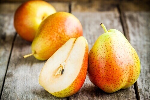 Päärynä-kiivismoothie turvotuksen poistoon - Askel Terveyteen
