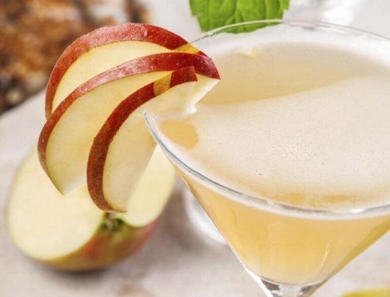 Nauti omenamehua vatsan hoikistamiseksi.