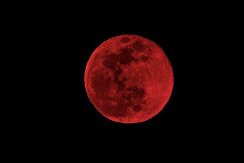 punainen kuu