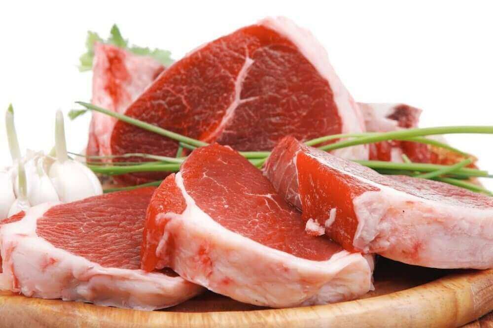 Korkeaan virtsahappopitoisuuteen vaikuttavat esimerkiksi punaisen lihan sisältämät puriinit.