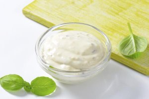 Herkullinen kotitekoinen valkosipulikastike