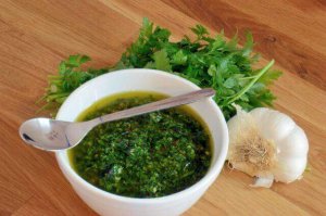 Valmista chimichurri itse kotona