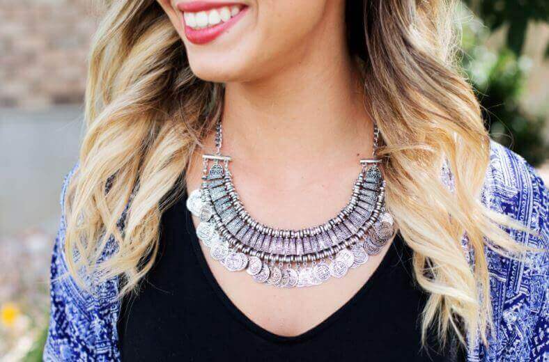 Hiusen värjääminen saattaa tehdä hiuksistasi paksumman näköiset.