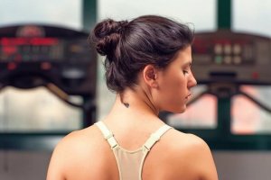 6 vinkkiä miten pitää kaula nuorekkaana