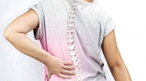 skolioosi aiheuttaa selkäkipua