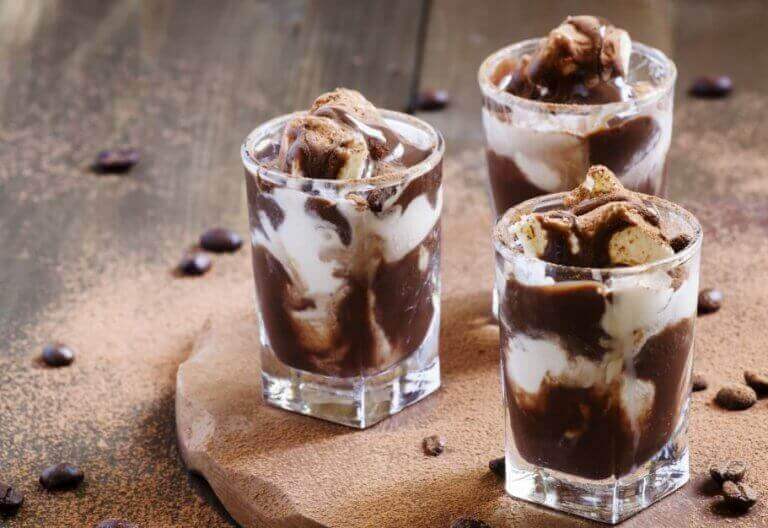 kokeile kahvireseptiä jäätelöllä