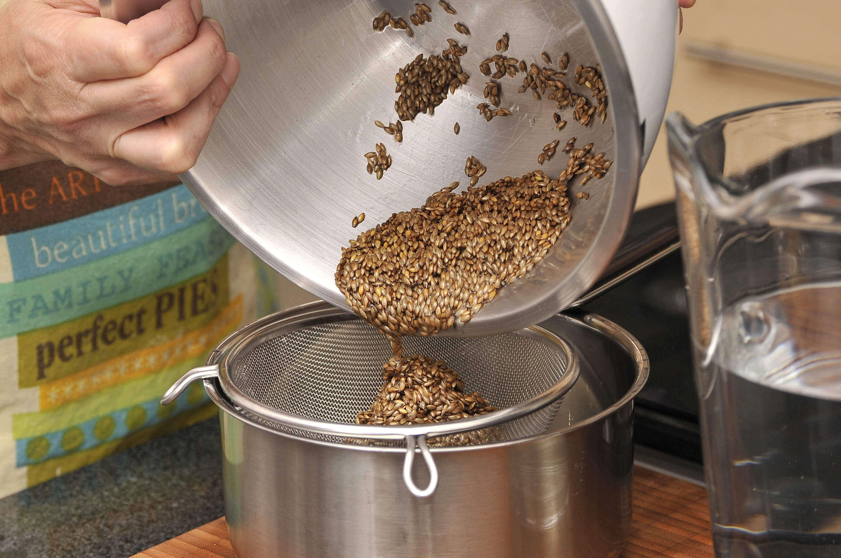 Älä käytä linnuille tarkoitettuja kanariansiemeniä.