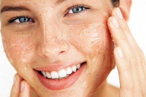 8 ihonhoitovinkkiä vaihdevuosiin: kuori ihoa
