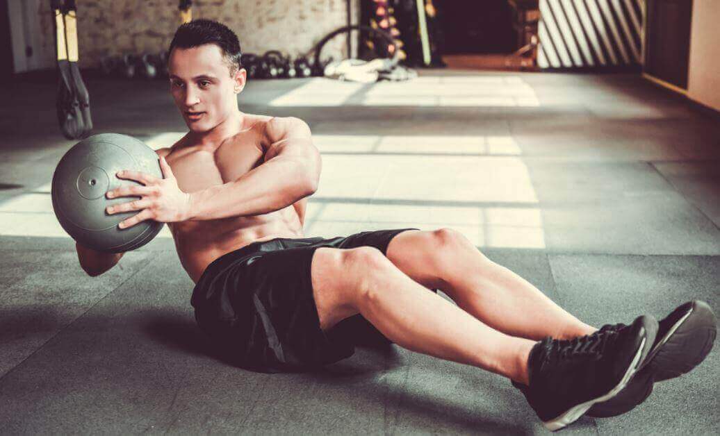 Saadaksesi vahvat vatsalihakset, myös vinoja vatsalihaksia tulee treenata.