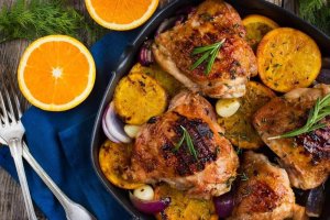 Herkullinen uunissa paistettu appelsiini-rosmariinikana