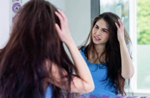 Luonnollisia konsteja hiusten kähertymisen ehkäisemiseksi