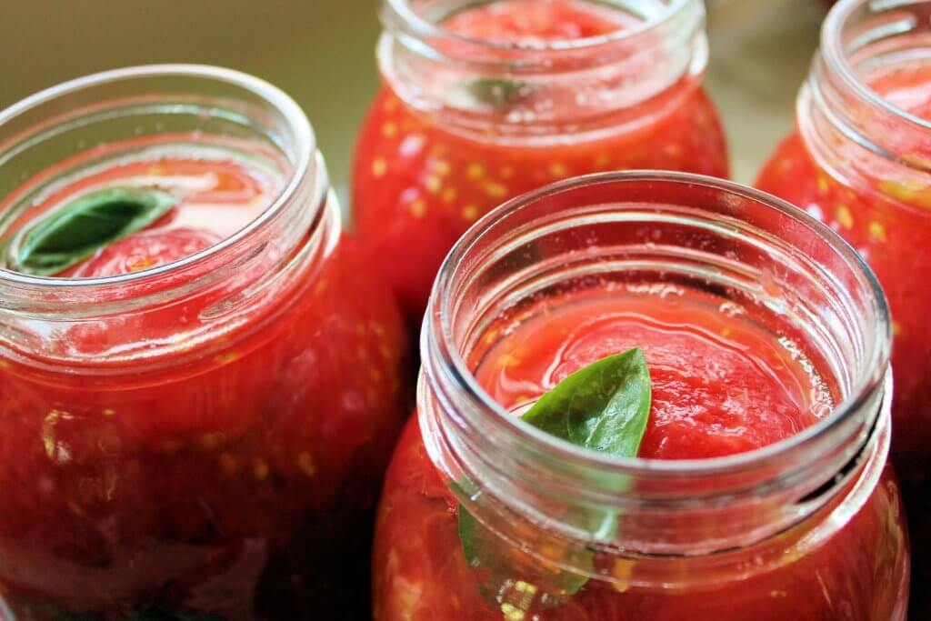 tomaattiset kasvissosekeitot