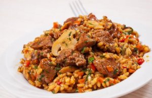 Kokeile kiinalaista kana-hunajariisiä