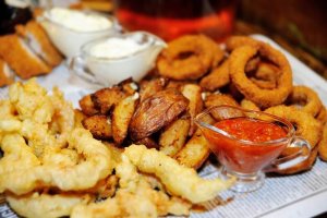 ruokavalio niveltulehduksesta kärsiville: vältä uppopaistettuja ruokia