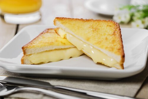 Monte Cristo -voileipä on peräisin Yhdysvalloista, jossa se valmistettiin ranskalaisesta reseptistä.
