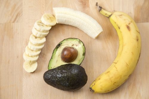 koita luontaishoitoa rakkuloihin: banaani ja avokado