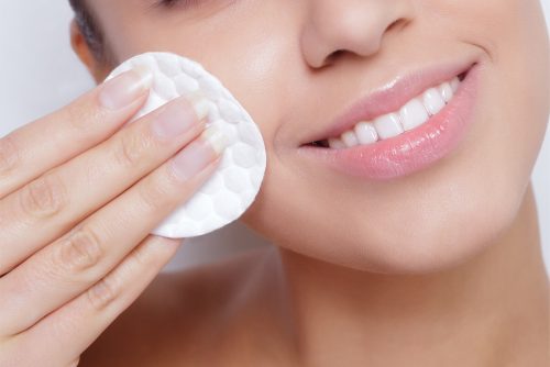 4 helppoa tapaa huolehtia ihon kosteutuksesta