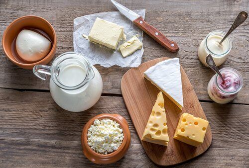 vatsakipu ja vältettävät ruoat: maitotuotteet