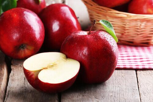 voit vähentää vatsarasvaa syömällä omenoita