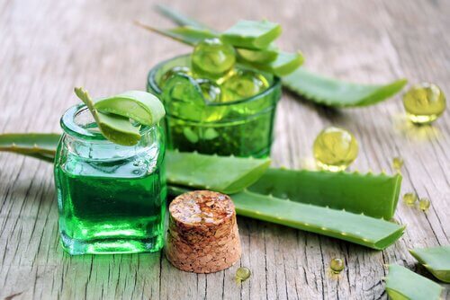 aloe vera häivyttää tummia silmänalusia