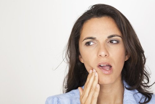 hammastulehduksen oireet: kipu