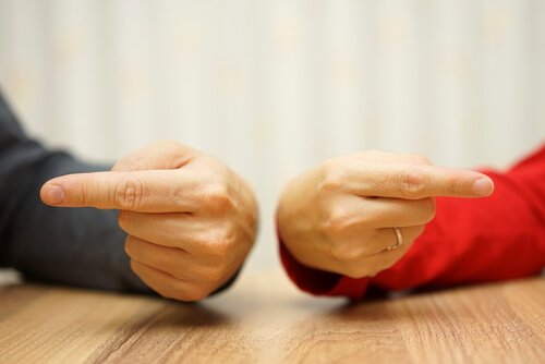 syyttävät itseään