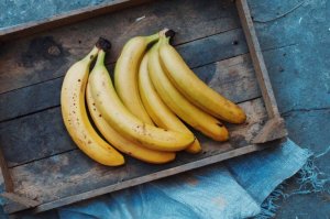 Kauniit hiukset ja iho 5 banaaninaamiolla