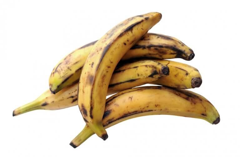 Juustotäytteiset banaanipyörykät karibialaiseen tapaan