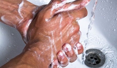 pese kädet hyvin välttääksesi suolistoinfektion