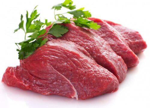 vältä punaista lihaa huonon kolesterolin vähentämiseksi