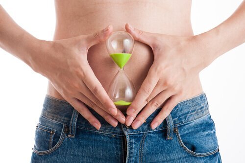 tiimalasi vatsan päällä