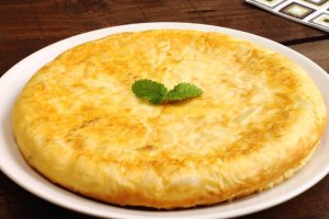 Herkullinen espanjalainen perunamunakas