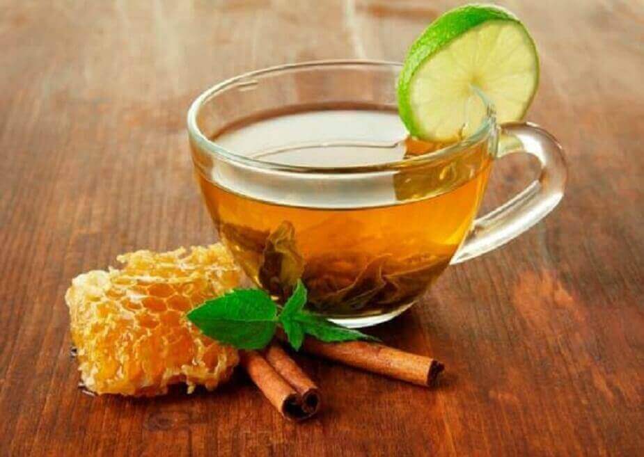 teetä ja hunajaa