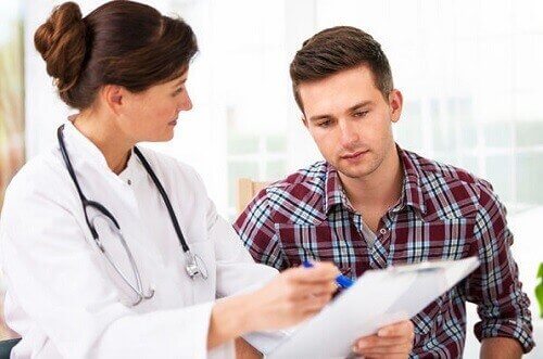 Kiropraktikko voi auttaa lievittämään selkäkipua