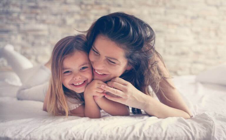 Äidin suhde lapseen vaikuttaa lapsen persoonallisuuden kehittymiseen