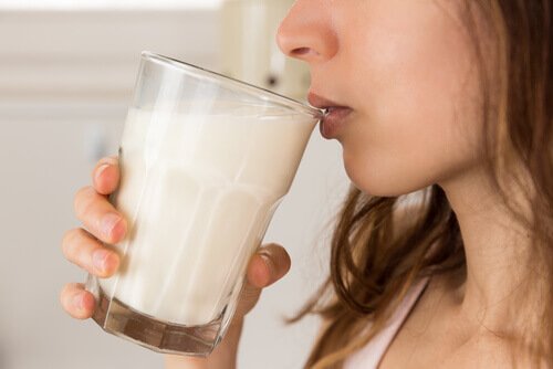 stressiä lievittävät juomat: maito