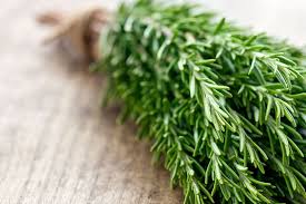 ruoansulatusta helpottavat yrtit: rosmariini