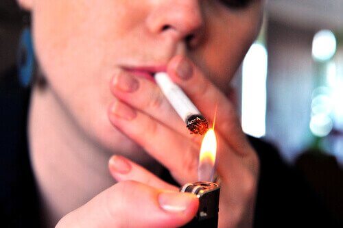 keuhkosyövän aiheuttajat: tupakointi