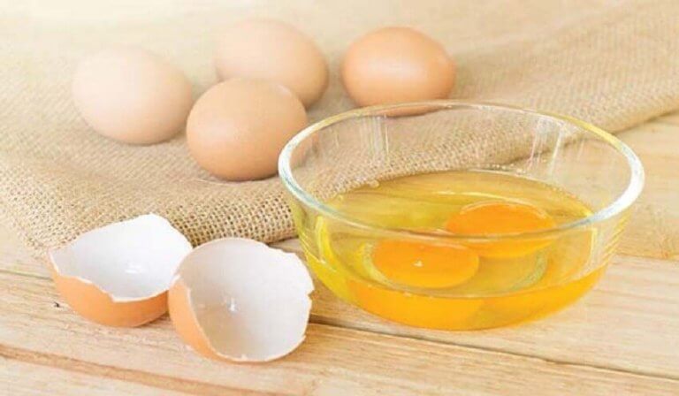 Kananmunat kosteuttavat kuivia hiuksia
