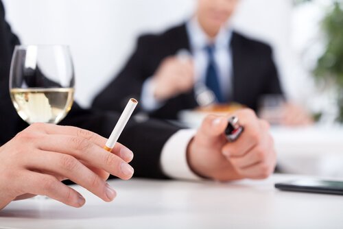 Tupakointi lisää sydänkohtauksen riskiä