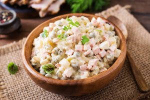 Herkullinen ja helppo salat olivier