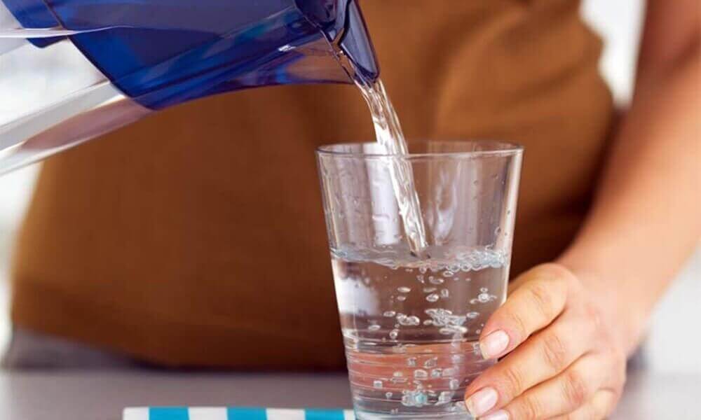 eroon väsymyksestä juomalla vettä
