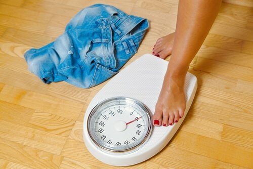 lihansyönnin lopettaminen aiheuttaa painon laskua